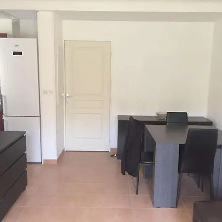 Holiday home Agreable Maisonnette De 45m2